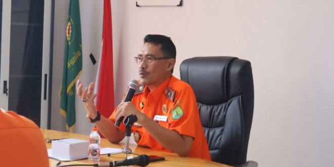 Kepala BPBD Muba, Phati Ridwan memimpin rapat jelang apel siaga Karhutla di Muba, Rabu (21/5/2025). Foto: Kominfo Muba.