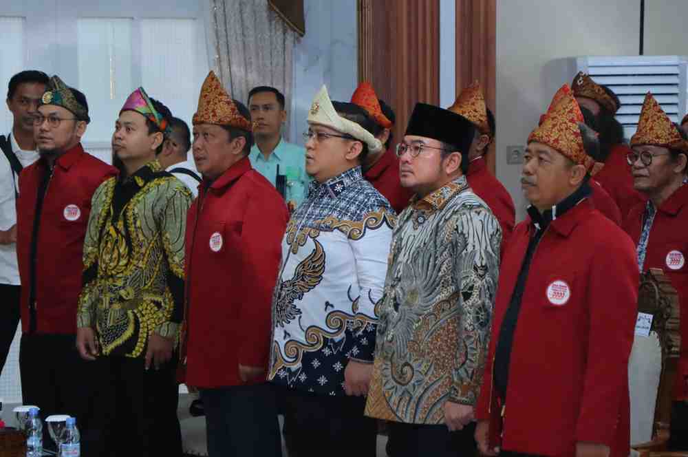 Wakil Walikota Palembang, Prima Salam bersama para pengurus DKP Palembang, Jumat (16/5/2025). Foto: Sumselheadline/Pitria.