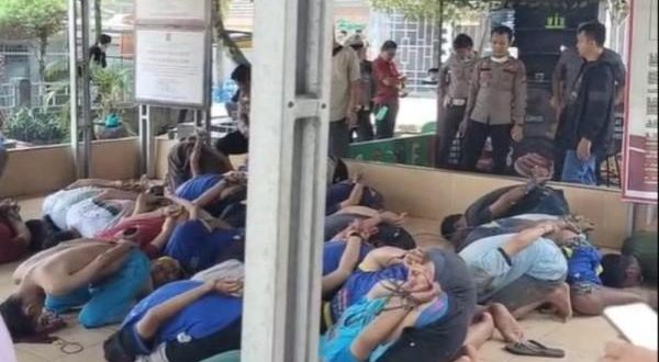Para napi yang diamankan pasca kerusuhan di Lapas Narkoba, Muarabeliti, Kabupaten Mura, Sumsel, Kamis (8/5/2025). Foto: IST