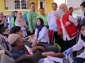 Dalam rangka memperingati Hari Lanjut Usia Nasional, Dinas Sosial (Dinsos) Kota Palembang bekerja sama dengan Palang Merah Indonesia (PMI) Kota Palembang menggelar kegiatan sosial berupa donor darah. Foto: Kominfo Palembang.