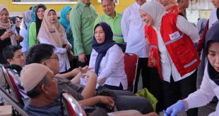 Dalam rangka memperingati Hari Lanjut Usia Nasional, Dinas Sosial (Dinsos) Kota Palembang bekerja sama dengan Palang Merah Indonesia (PMI) Kota Palembang menggelar kegiatan sosial berupa donor darah. Foto: Kominfo Palembang.