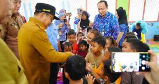Wakil Bupati Muba, Rohman saat hadir Taman Asuh Ceria (TARA) PT Hindoli Cargill, Estate Sungai Pelepah, Kecamatan Sungai Lilin, Selasa (27/5/2025). Foto: Kominfo Muba.