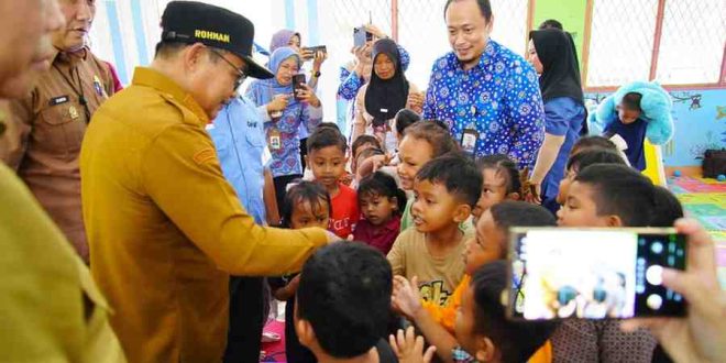 Wakil Bupati Muba, Rohman saat hadir Taman Asuh Ceria (TARA) PT Hindoli Cargill, Estate Sungai Pelepah, Kecamatan Sungai Lilin, Selasa (27/5/2025). Foto: Kominfo Muba.