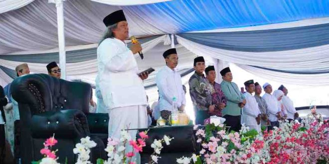 Wabup Muba, Rohman hadiri haul dan tasyakuran Keluarga Besar Bapak Sugeng Budiarto bin Thoha Basyirudin di Lapangan Sepak Bola Desa Sumbersari, Kecamatan Tungkal Jaya, Senin (12/5/2025). Foto: Kominfo Muba.