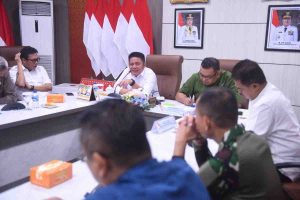 Gubernur Sumsel, Herman Deru rakor bersama Dirjen PSP Kementan RI, Dr. Ir. Andi Nur Alam tentang percepatan cetak sawah baru, Kamis (22/5/2025). Foto: Humas Pemprov Sumsel.