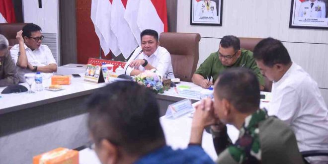 Gubernur Sumsel, Herman Deru rakor bersama Dirjen PSP Kementan RI, Dr. Ir. Andi Nur Alam tentang percepatan cetak sawah baru, Kamis (22/5/2025). Foto: Humas Pemprov Sumsel.