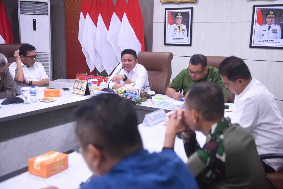 Gubernur Sumsel, Herman Deru rakor bersama Dirjen PSP Kementan RI, Dr. Ir. Andi Nur Alam tentang percepatan cetak sawah baru, Kamis (22/5/2025). Foto: Humas Pemprov Sumsel.
