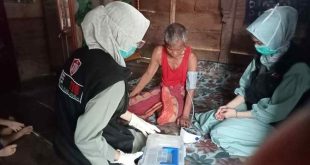 Pelayanan darurat kesehatan yang dilakukan petugas Dinas Kesehatan Muba. Foto: Dok Dinkes Muba.