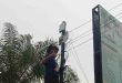 Warga Desa Pangkalan Tungkal, Kecamatan Tungkal Jaya, Muba, menghadirkan oase inovasi. dengan memasang satelit Starlink, untuk megatasi internet warga. Foto: Dok waga.
