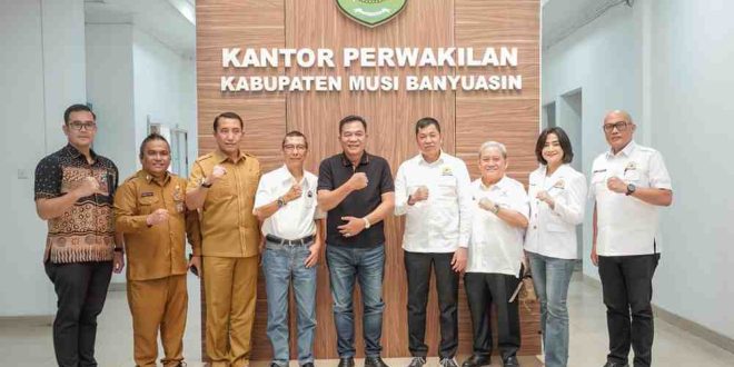 Bupati Muba, HM Toha dan Ketua Kadin Sumsel, Affandi Uji, Selasa (27/5/2025). Foto: Kominfo Muba.