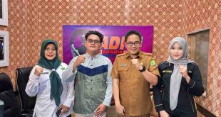 Muhammad Kurniadi Ramadhan,, siswa MAN 1 Musi saat podcast Gema Randik bersama Kepala MAN 1 Muba, Dra. Mardianah, M.Pd, Selasa (3/6/2025). Foto: Kominfo Muba.