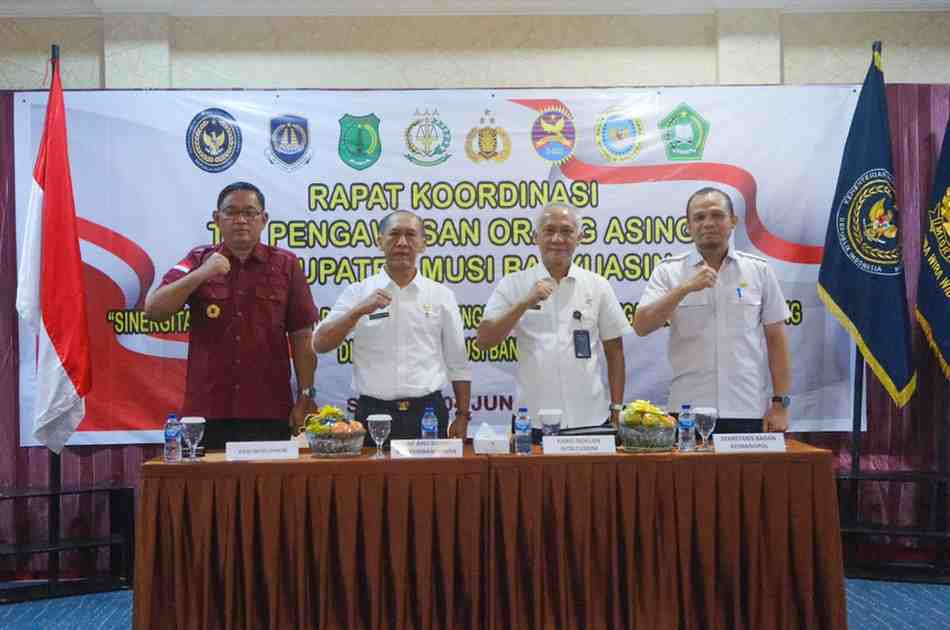 Pemerintah Kabupaten Musi Banyuasin (Muba) menggelar Rapat Tim Pengawasan Orang Asing (TIMPORA), Rabu (4/6/2025), bertempat di Hotel Grand Ranggonang, Sekayu. Foto: Kominfo Muba.
