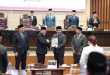 Direktur Jenderal Pemeriksaan Keuangan Negara I BPK RI, Sarjono menyerahkan hasil pemeriksaan keuangan daerah TA 2024 kepada Gubernur Sumsel, Herman Deru pada Paripurna XIV DPRD Provinsi Sumsel di Ruang Rapat Paripurna DPRD Sumsel, Rabu (4/6/2025). Foto: Humas Pemprov Sumsel.