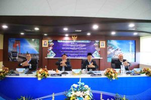 Gubernur Sumsel, Herman Deru bersama para pemegang saham lainnya menghadiri Rapat Umum Pemegang Saham (RUPS) Tahun Buku 2024 dan RUPS Luar Biasa Tahun 2025, Kamis (19/6/2025). Foto: Humas Pemprov Sumsel.