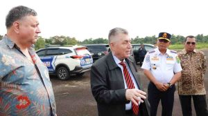 Sejmlah pengusaha Rumania meninjau lapangan terbang, Sekayu, Kamis (12/6/2025). Foto: Kominfo Muba.