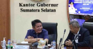 Gubernur Sumsel, Herman Deru saat bertemu Head of Indonesia Affairs and Policy AirAsia Indonesia, Eddy Krismeidi Soemawilaga, Senin (2/6/2025). Foto: Humas Pemprov Sumsel.