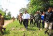Gubernur Sumsel, Herman Deru saat meninjnau Jalan Nigata, Prabumulih, Selasa (10/6/2025). Foto: Humas Pemprov Sumsel.