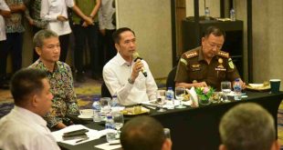 Walikota Palembang Ratu Dewa melakukan Rapat Koordinasi (Rakor)terkait tindak lanjut permohonan Legal Opinion/Pendapat Hukum, di Hotel Arista, Rabu (4/6/2025). Foto: Kominfo Palembang.