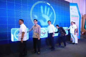 Gubernur Sumatera Selatan (Sumsel) H Herman Deru secara resmi membuka kegiatan pelatihan pengembangan wawasan pemuda bertajuk Labirin Sriwijaya Bootcamp 2025 di Hotel The Sultan, Palembang, Rabu (11/6/2025). Foto: Humas Pemprov Sumsel.