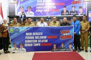 Sekretaris Daerah Provinsi Sumsel, Drs H Edward Candra MH saat membuka sosialisasi anti narkoba bertajuk "Generasi Muda Berani Melawan Narkoba. Foto: Humas Pemprov Sumsel.