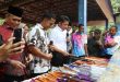 Gubernur Sumsel Herman Deru meninjau hasil pandai besi di Desa Limbang Jaya 1, Kecamatan Tanjung Batu, Kabupaten Ogan Ilir, Sabtu (31/5/2025) siang. Foto: Humas Pemprocv Sumsel.