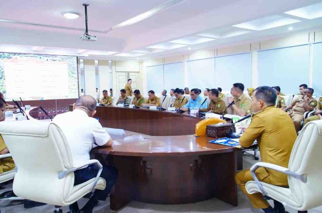 Rapat persiapan pemberangkatan tim Korpri Muba untuk berlaga di Porprov Korpri Sumsel. Rapat dipimpin Wabup, Rohman, Senin (23/6/2025). Foto: Kominfo Muba.