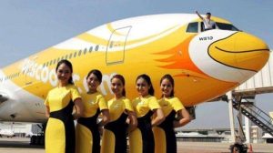 Kru dan peswat Maskapai Scoot, yang berencana membuka rute Palembang-Singapura. Foto: IST