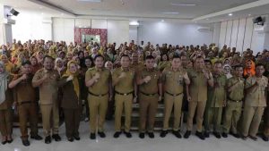Sekretaris Daerah (Sekda) Kota Palembang Aprizal Hasyim, Selasa (10/6/2025) di aula Dinas Pendidikan (Disdik) Kota Palembang memberikan pengarahan kepada 249 kepala sekolah (Kepsek). Foto: Kominfo Palembang.