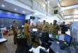 Sekda Palembang Aprizal saat melakukan Sidak di Disdukcapil, Selasa (10/6/2025). Foto: Sumselheadline/Pitria.