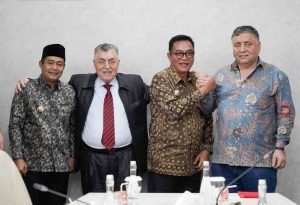 Bupati Muba, HM Toha menerima kunjungan delegasi dagang Rumania, Kamis (12/6/2025). Foto: Komnfo Muba.