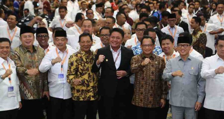 Gubernur Sumsel Herman Deru hadir langsung pada pelantikan pengurus APKASI 2025-2030 di Jakarta, Kamis 917/7/2025). Foto: Humas Pemprov Sumsel.