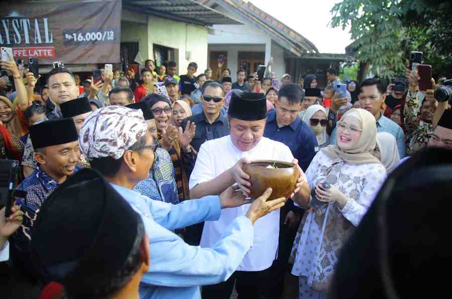 Gubernur Sumsel, Herman Deru saat hadir di peringatan Tahun Baru Islam 1447 Hijriyah di Kelurahan Air Batu, Kabupaten Banyuasin. Foto: Humas Pemprov Sumsel.
