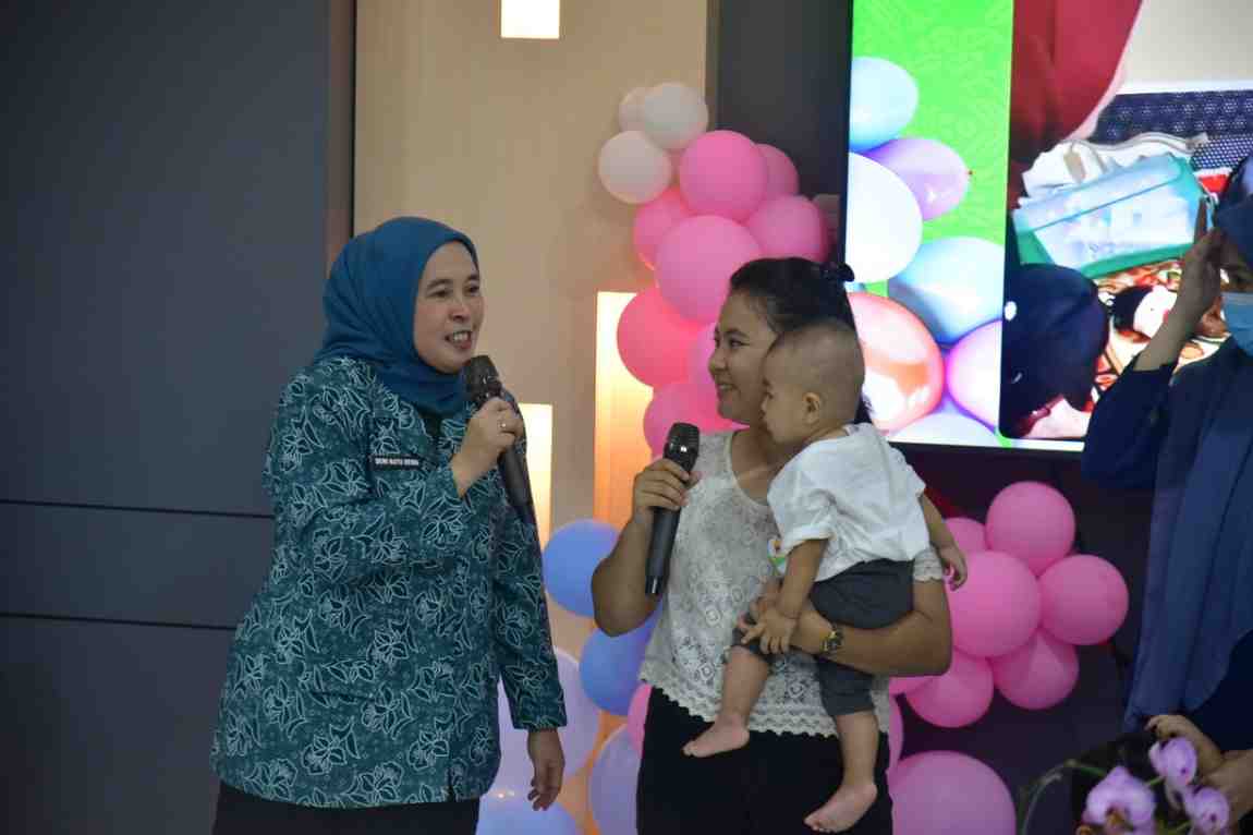 Ketua TP PKK Kota Palembang, Dewi Sastrani ssat hadir di lomba Balita Sehat tingkat kota, Selasa (15/7/2025). Foto: Kominfo Palembang.