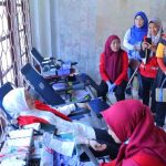 Ketua Palang Merah Indonesia (PMI) Kota Palembang Dewi Satrani menggelar donos darah di sela pembukakan Porseni di UIB, Palembang, Sabtu (19/7/2025). Foto: Kominfo Palembang.