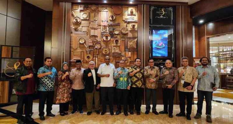 Bupati Muba H M Toha hadir langsung dalam kegiatan rapat Musyawarah Nasional (Munas) V Tahun 2025 Asosiasi Daerah Penghasil Migas dan Energi Terbarukan (ADPMET) tahun 2025 di Hotel JW Marriot, Jakarta, Jumat (18/7/2025). Foto: Kominfo Muba.