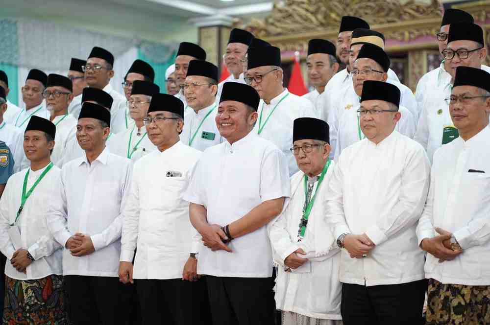 Gubernur Sumsel, Herman Deru bersama Ketua NU Sumsel Hendra Zainuddin dan para pengurus NU Sumsel lainnya, Selasa (1/7/2025). Foto: Humas Pemprov Sumsel.