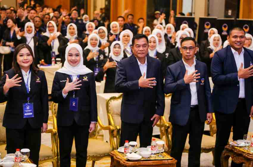 Bupati Muba HM Toha dan sejumlah anggota DPRD se-Sumsel dari Fraksi Nasdem mengikuti diklat kepemimpinan di Hotel Santika Palembang, Jumat (4/7/2025). Foto: Kominfo Muba.