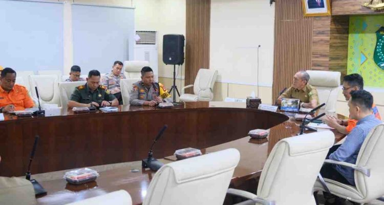 Suasana rapat persiapan Kejuaraan Daerah (Kejurda) IMI Sumsel BAF Drag Race dan Drag Bike Championship 2025 Putaran ke-2 di Ruang Serasan Sekate, Sekayu, Selasa (22/7/2025). Foto: Kominfo Muba.