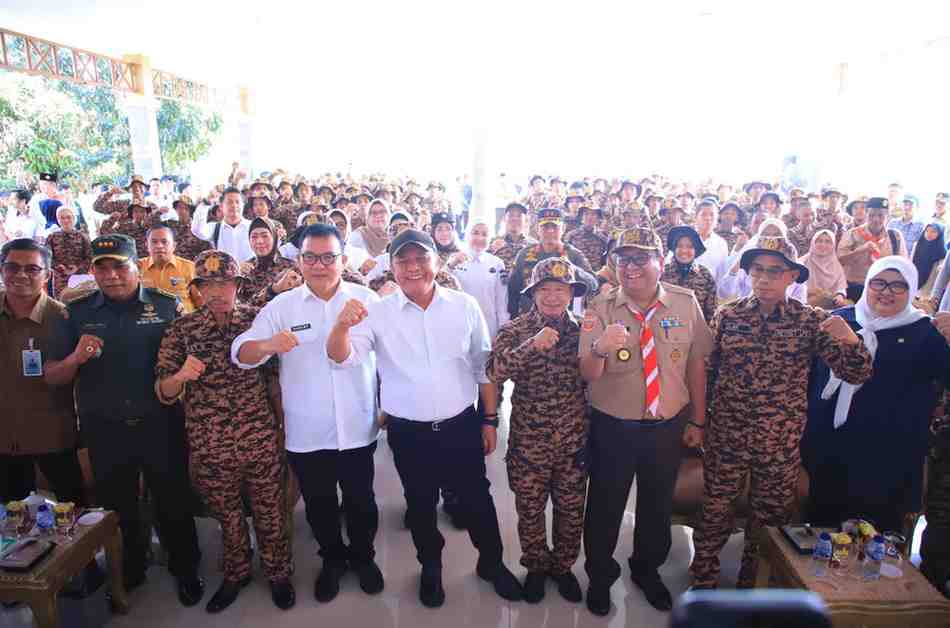 Gubernur Sumsel, Herman Deru membuka program iretret menyasar siswa SMA/SMK dari berbagai kabupaten/kota di Sumsel dan berlangsung di Bumi Perkemahan Gandus Palembang, Rabu (2/7/2025). Foto: Humas Pemprov Sumsel.
