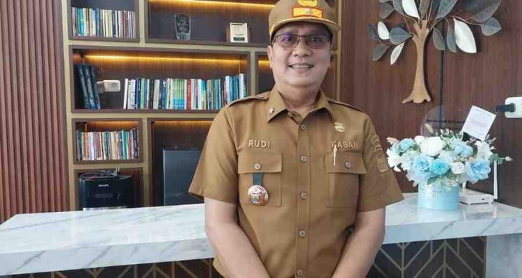 Kepala Badan Kesbangpol Kota Palembang, Rudy Indawan. Foto: Sumselheadline/Pitria.