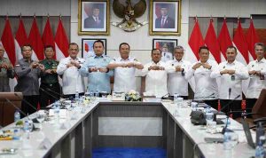 Wagub Sumsel, Cik Ujang mendampingi Deputi Bidang Koordinasi Politik Dalam Negeri Kemenko Polhukam RI, Mayjen TNI Dr. Hari Wiranto rakor tentang perbatasan Muba dan Muratara, Rabu (30/7/2025). Foto: Humas Pemprov Sumsel.