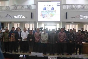 Wakil Menteri (Wamen) Perumahan dan Kawasan Permukiman (PKP), Fahri Hamzah dan Wawako Palembang, Prima Salam pada acara dialog tentang perumahan, Jumat (11/7/2025). Foto: Kominfo Palembang.