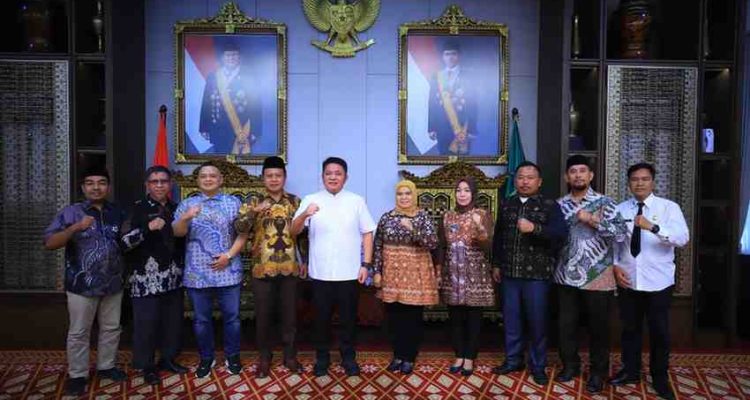 Gubernur Sumsel, Herman Deru bersama 10 perwakilan Sumsel pada agen perdamaian, Juamt (21/8/2025). Foto: Humas Pemprov Sumsel.