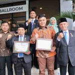 Sekda Palembang, Aprizal bersama sejumlah pejabat dan pimpinan Baznas Palembang usai menerima penghargaan di Baznas Awards 2025 yang digelar di Hotel Mercure Ancol, Jakarta, Kamis (28/8/2025). Foto: Kominfo Palembang.