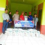 Pemkab Muba menyalurkan bantuan beras kepada para korban puting beliung di Jirak. Foto: Kominfo Muba.