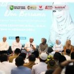 Suasana yasinan pada peringatan empat tahun meninggalnya Hj Percha Leanpuri di Griya Agung, Palembang, Selasa (19/8/2025) malam. Foto: IG pertaniantph.sumsel.