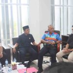 Sekda Muba, Apriyadi mengunjungi RSUD terkait tindakan kekerasan terhadap dokter oleh keluarga pasien, Rabu (13/8/2025). Foto: Kominfo Muba.