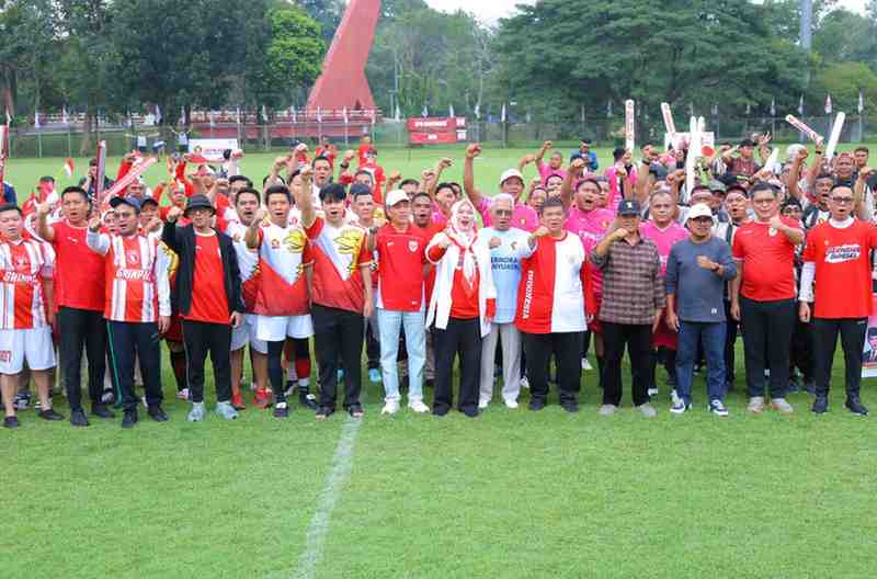 Walikota Palembang, Ratu Dewa membuka kejuaraan sepakbola Gerindra Sumsel Cup 2025 di JSC Palembang, Senin (18/8/2025). Foto: Kominfo Palembang.