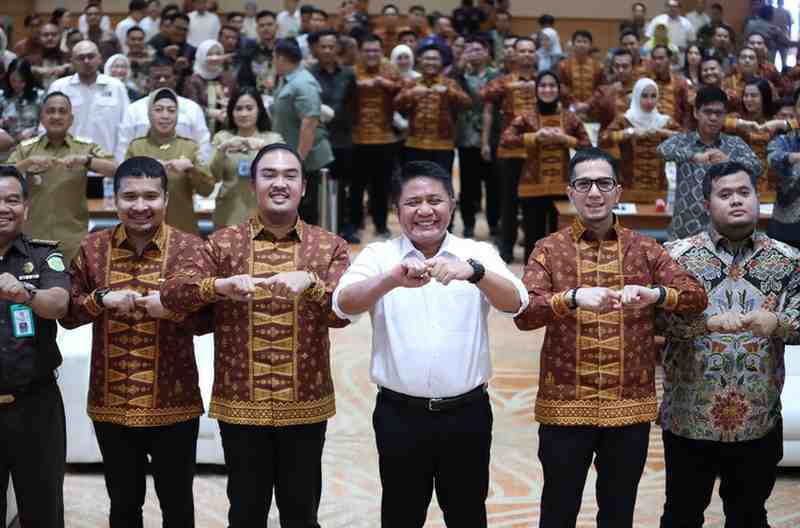 Gubernur Sumsel, Herman Deru saat menghadiri Rapat Kerja Daerah (Rakerda) BPD HIPMI Sumsel Masa Bakti 2025–2028 di Hotel Aryaduta Palembang, Selasa (12/8/2025). Foto: Humas Pemprov Sumsel.