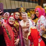 Ketua Badan Kerjasama Organisasi Wanita (BKOW) Sumatera Selatan, Lidyawati Cik Ujang bersama para pengurus BKOW Sumsel, Rabu (20/8/2025). Foto: Humas Pemprov Sumsel.
